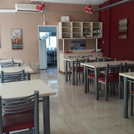 Hostel Puerta De Hierro Villa Alsina Ngoại thất bức ảnh